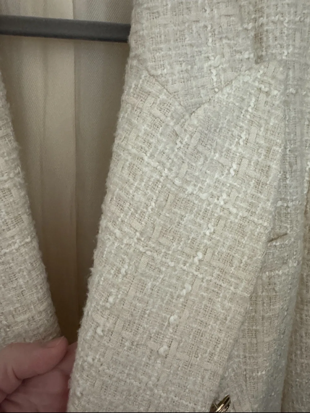Zara Textured Cream Double-Breasted Blazer with Gold Buttons – XL - Picture 4 of 9